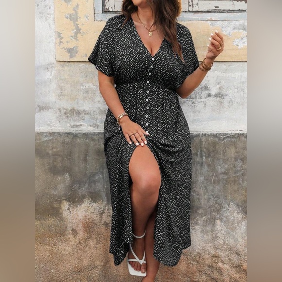 SHEIN Plus Size Polka Dot Print Deep V-Neck Short Sleeve Dress. Size 0XL (12) - Picture 1 of 14